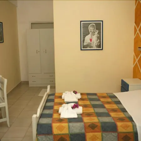 Markos Aparthotel Perissa (Santorini)