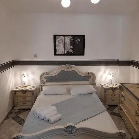Markos Aparthotel Perissa (Santorini)