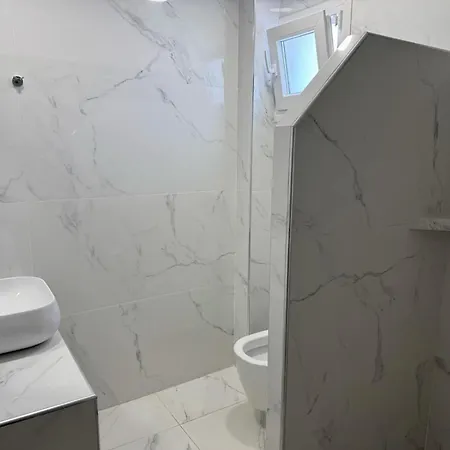 Villa Markos 2*
